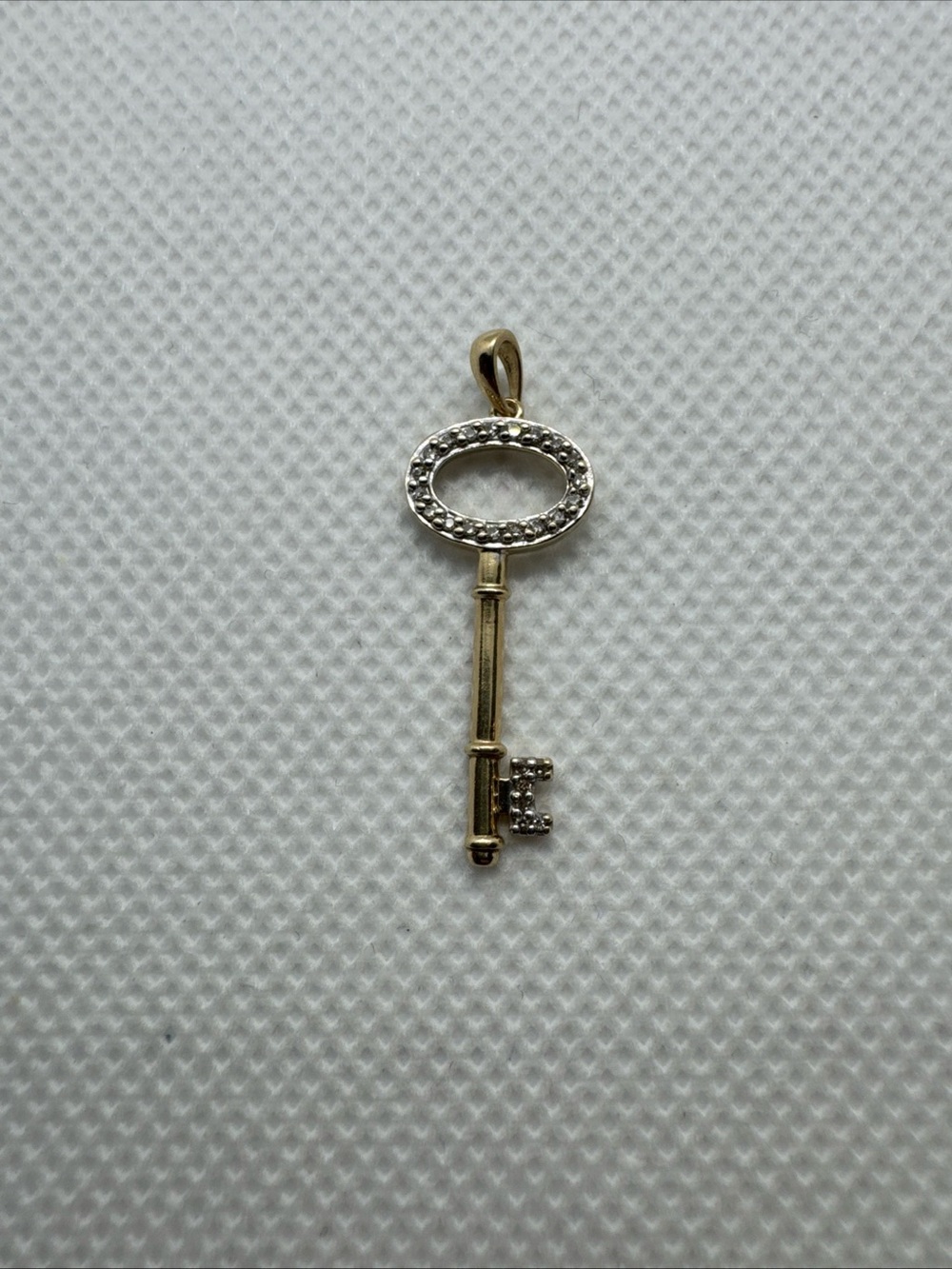 10K Solid Yellow White Gold Diamond Heart Key Woman's Pendant Charm 1.19g
